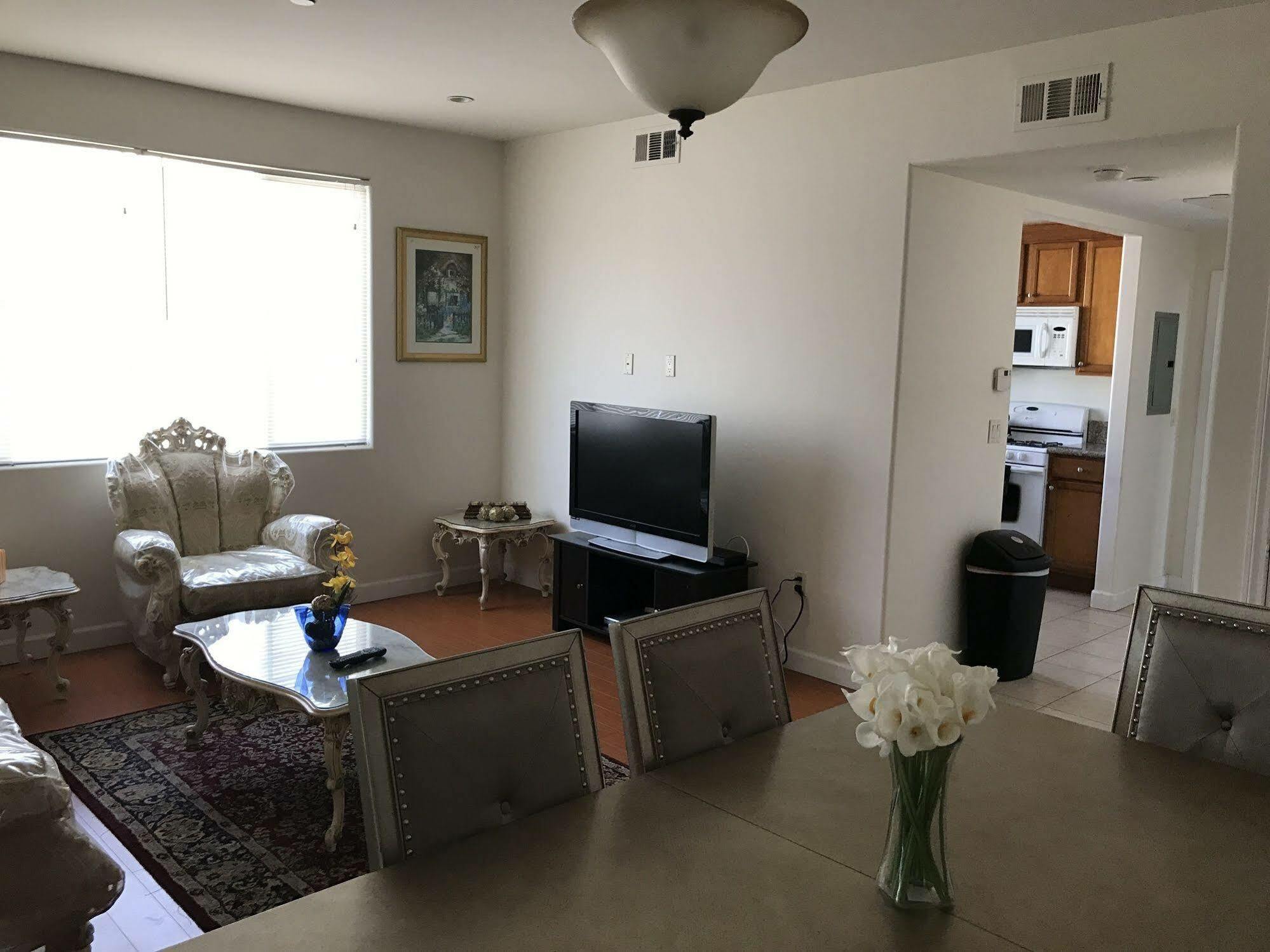 Fully Furnished Apartment In La Close To Beverly Hills Kültér fotó
